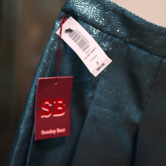 Aritzia Green Glitter Pleated Skirt Size 2 NWT - Picture 5 of 11